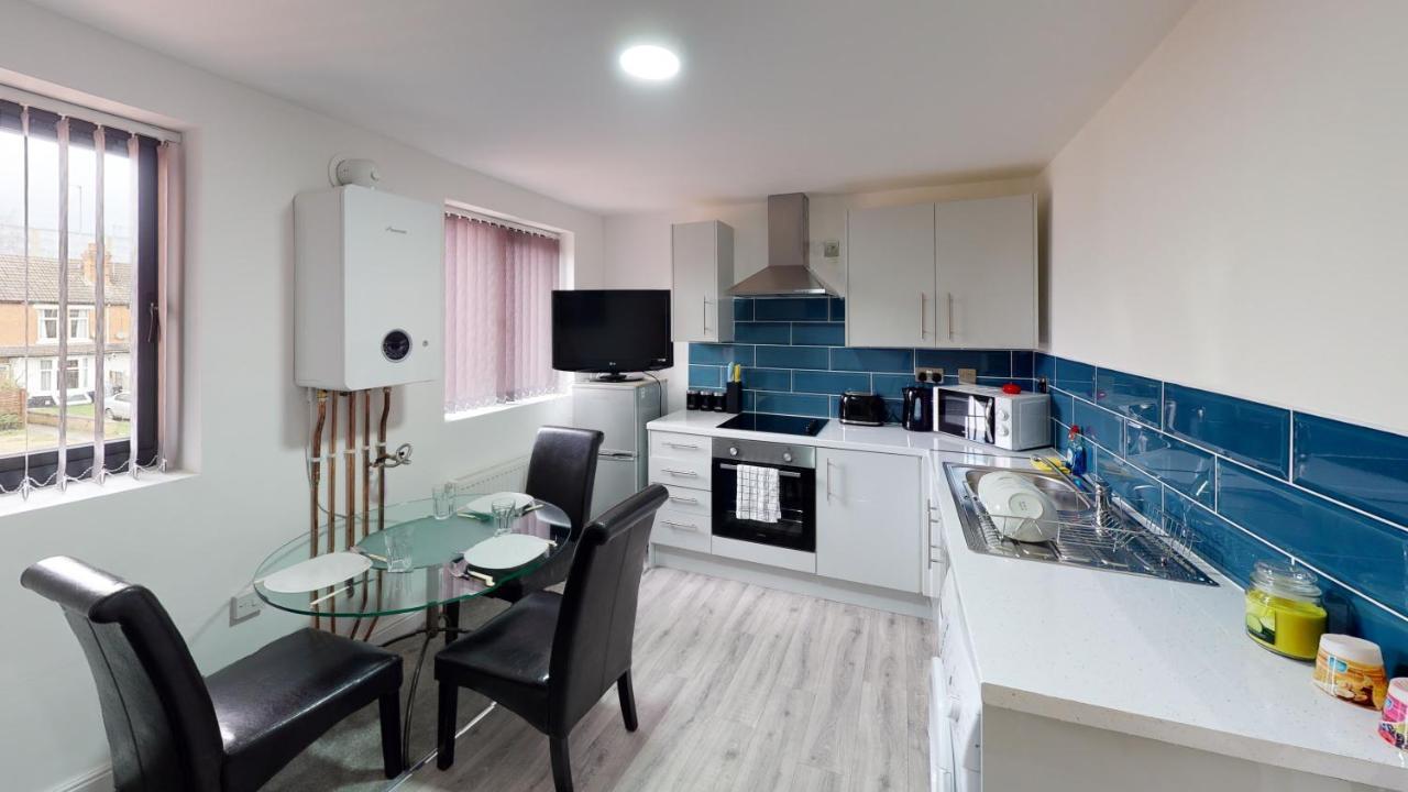 City Lodge Serviced Apartments Worcester City Centre - Parking Esterno foto