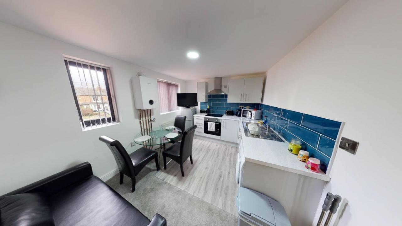 City Lodge Serviced Apartments Worcester City Centre - Parking Esterno foto